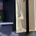 La Mirage &