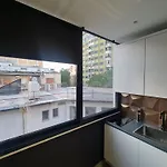 La Mirage & *