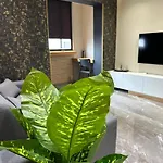 La Mirage & Lägenhet Tirana
