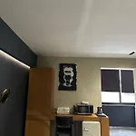 La Mirage &