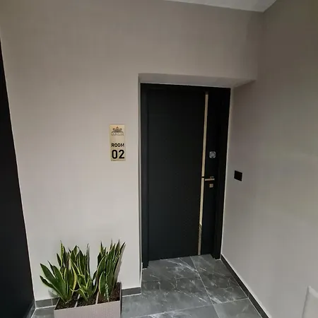 La Mirage & * تيرانا