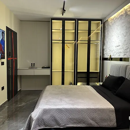 Апартаменты La Mirage & *