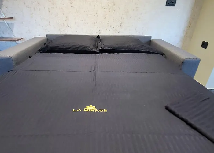 La Mirage & * Тирана