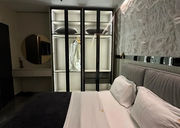 La Mirage & Апартаменты Тирана