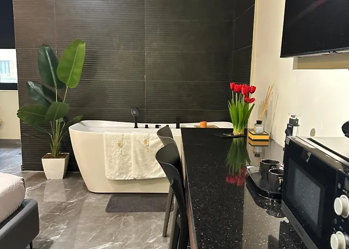 Апартаменты La Mirage & Тирана