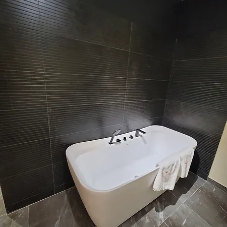 La Mirage & Appartement Tirana