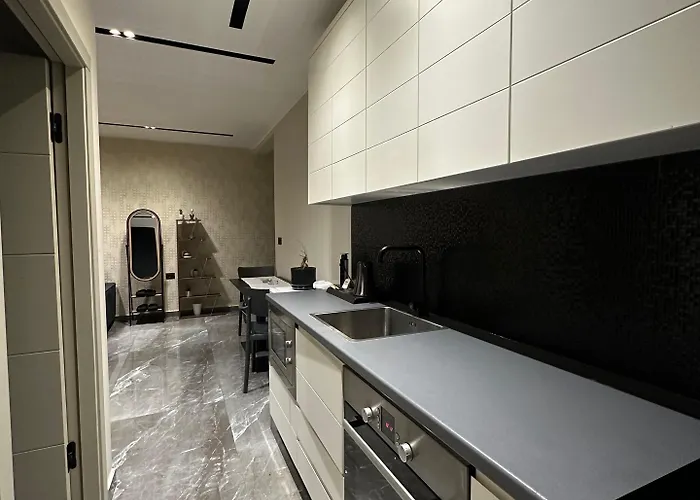 La Mirage & * ティラナ