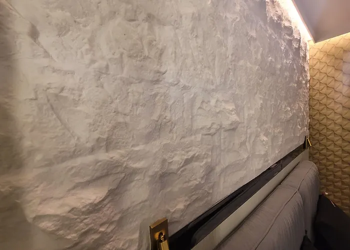 La Mirage & * Τίρανα